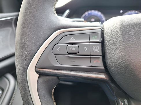 Used 2023 Jeep Grand Cherokee L Laredo image 21