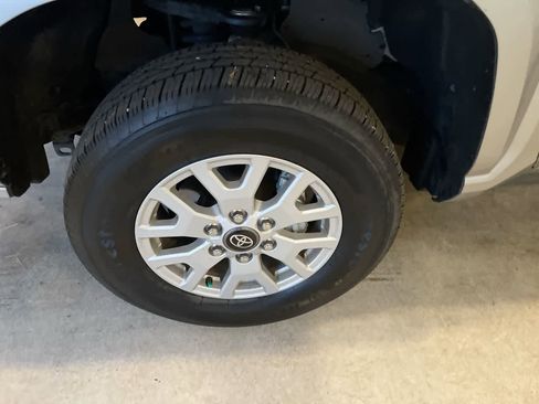 Certified 2024 Toyota Tacoma SR5 image 10