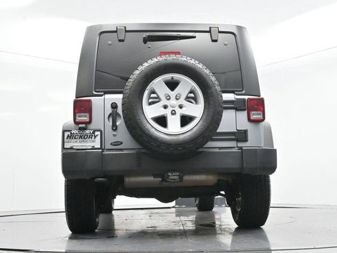 Used 2018 Jeep Wrangler Unlimited Sport S AWD/4WD image 46