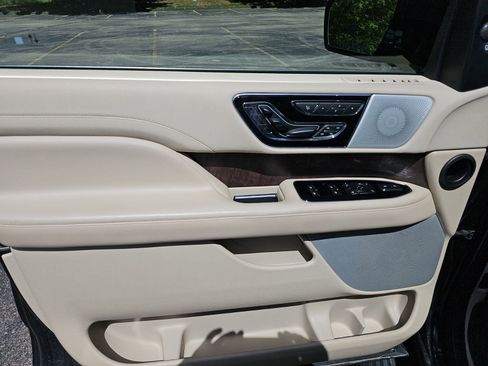 Used 2020 Lincoln Navigator Reserve w/ Equipment Group 208A Reserve AWD/4WD image 20