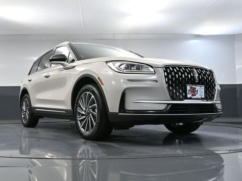 Used 2023 Lincoln Corsair Reserve image 52