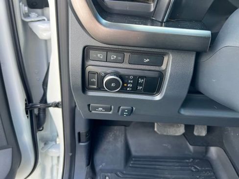 Used 2024 Ford F350 Lariat w/ Lariat Ultimate Package AWD/4WD image 19