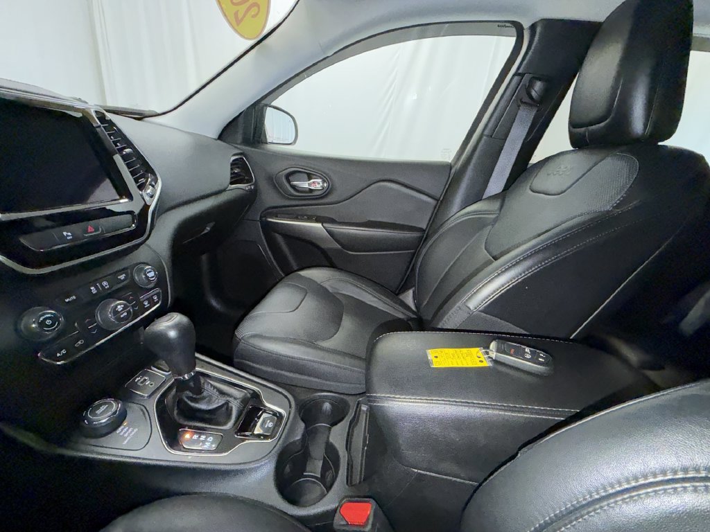 Used 2019 Jeep Cherokee Limited AWD/4WD image 5