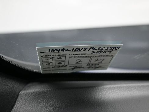 Used 2023 Nissan Leaf S image 10