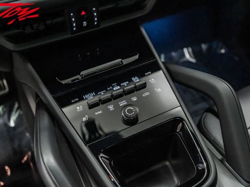 Used 2025 Porsche Cayenne GTS image 42