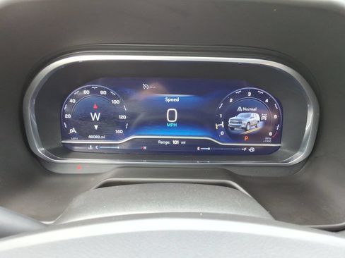 Certified 2023 Chevrolet Suburban Z71 w/ Luxury Package AWD/4WD image 31