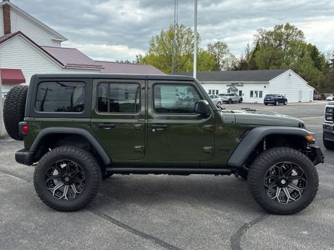 Used 2024 Jeep Wrangler Unlimited Sport AWD/4WD image 13