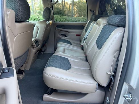 Used 2004 Chevrolet Avalanche Z66 w/ Preferred Equipment Group image 18