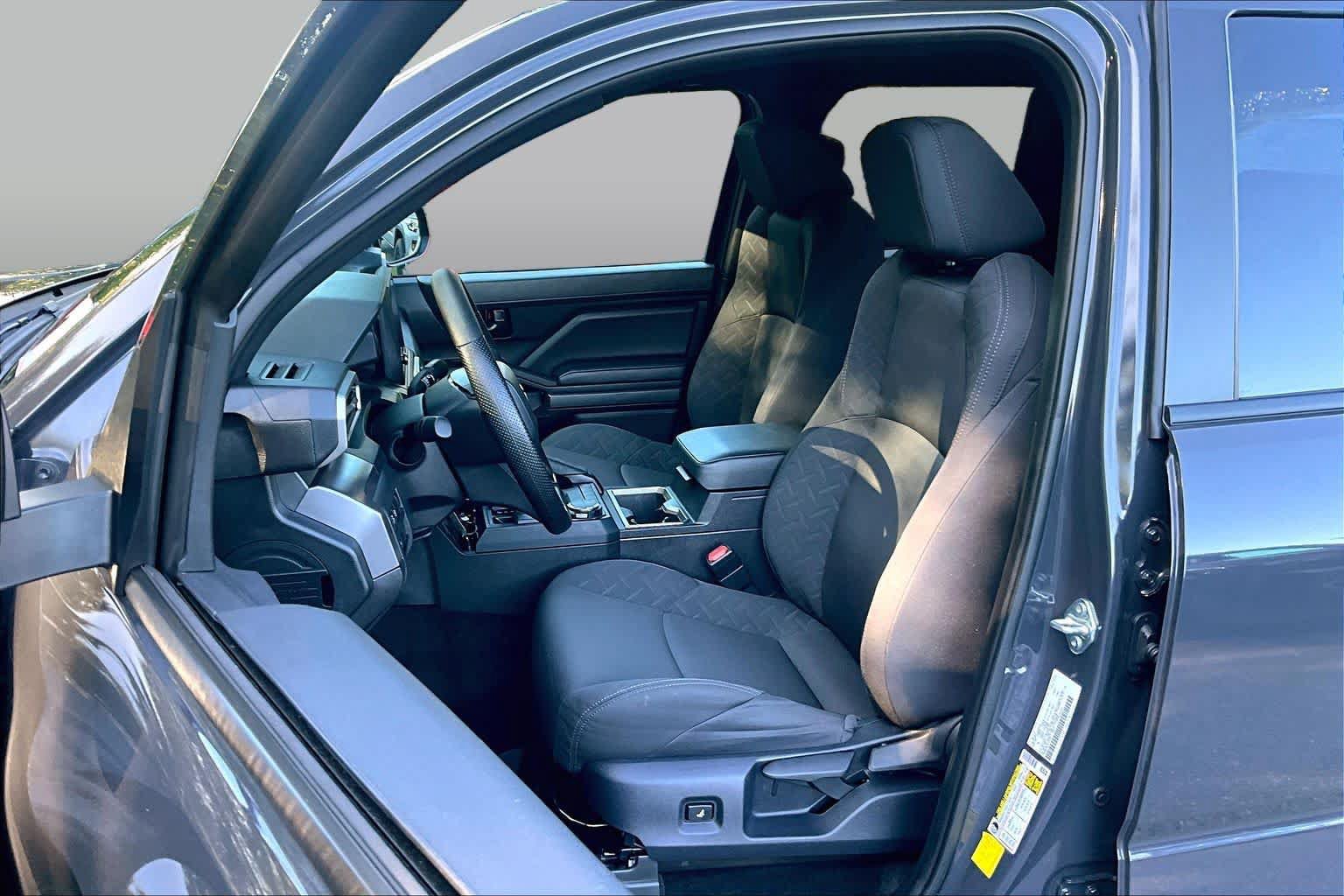 Certified 2026 Toyota Tacoma SR5 AWD/4WD image 9