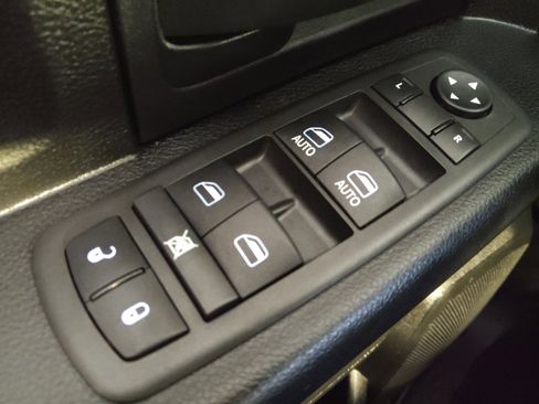 Used 2022 RAM 1500 Tradesman w/ Chrome Plus Package RWD image 27