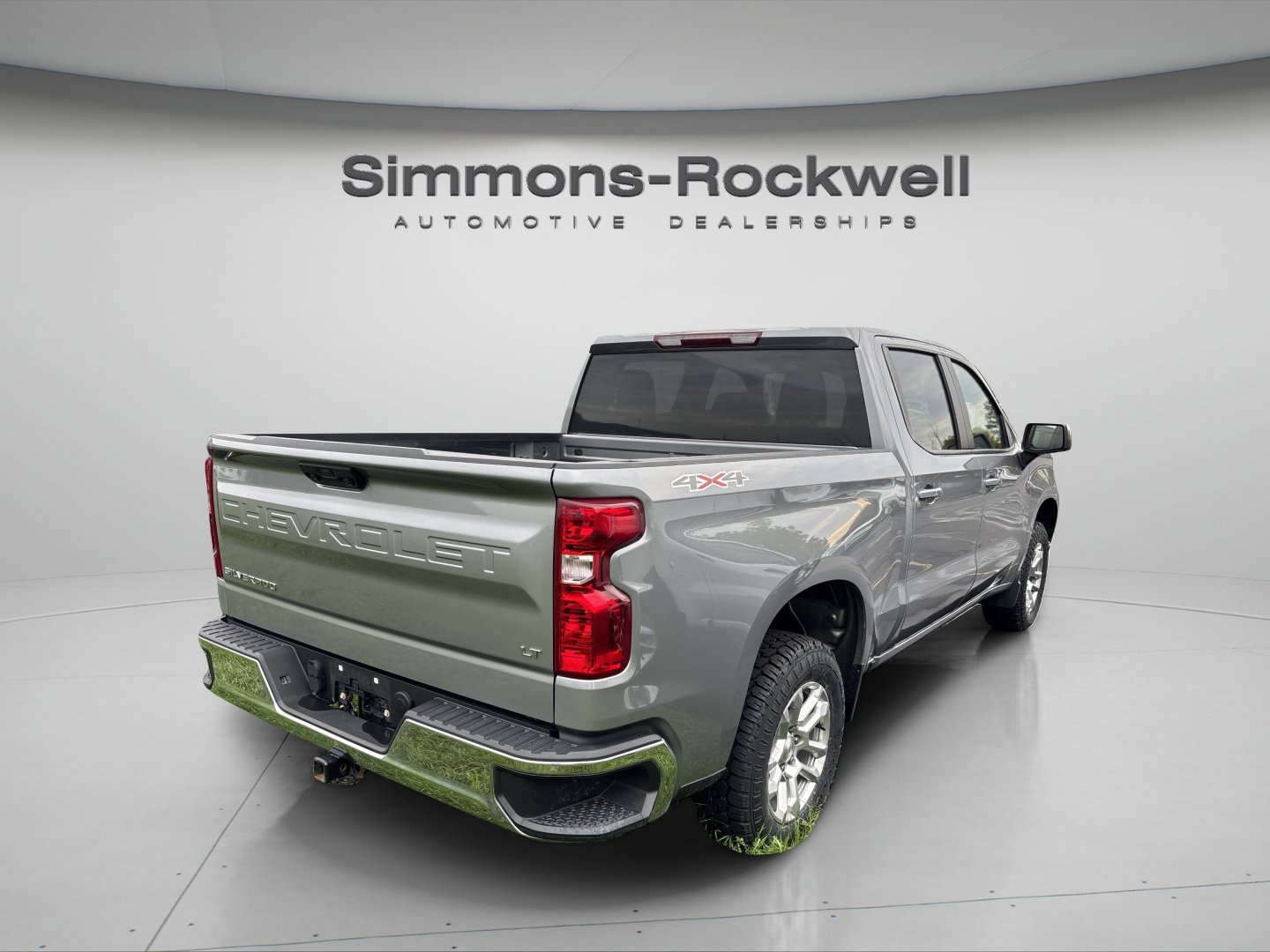 Used 2024 Chevrolet Silverado 1500 LT AWD/4WD image 5
