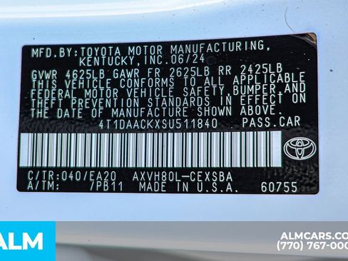 Used 2025 Toyota Camry SE image 58