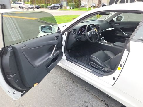 Used 2014 Lexus IS 250C image 10