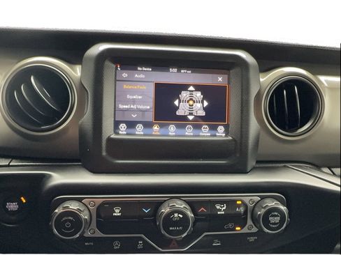 Used 2022 Jeep Wrangler Sport AWD/4WD image 43