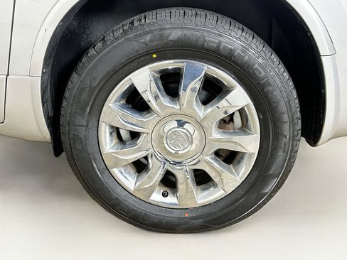 Used 2017 Buick Enclave Leather image 11