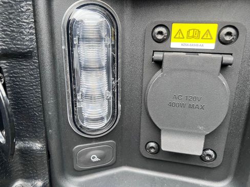 Used 2024 Ford Maverick XLT w/ XLT Luxury Package FWD image 13