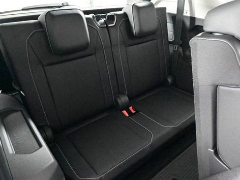 Certified 2023 Volkswagen Tiguan SE w/ Panoramic Sunroof Package image 14