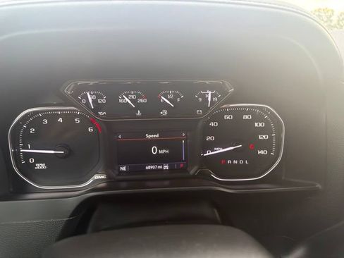 Used 2021 GMC Sierra 2500 AT4 w/ Gooseneck/5TH Wheel Package AWD/4WD image 9
