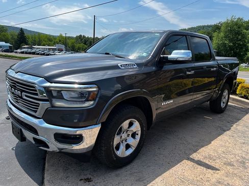 Used 2019 RAM 1500 Laramie w/ Off Road Group AWD/4WD image 3