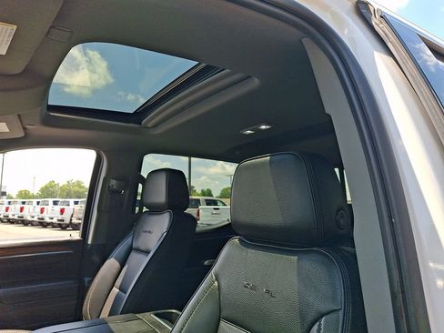 Used 2023 GMC Sierra 1500 Denali w/ Denali Reserve Package AWD/4WD image 13