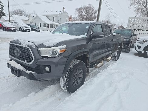 Used 2018 Toyota Tacoma TRD Off-Road image 1