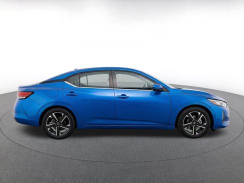 Used 2025 Nissan Sentra SV FWD image 10