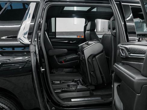 Used 2023 GMC Yukon XL Denali image 35