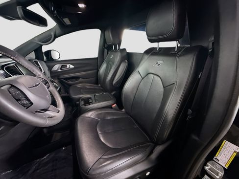 Used 2022 Chrysler Pacifica Touring-L w/ S Appearance Package image 22