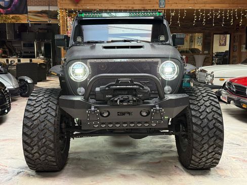 Used 2023 Jeep Wrangler Unlimited Rubicon 392 w/ Xtreme Recon 35" Tire Package AWD/4WD image 4