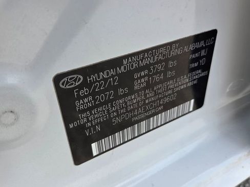 Used 2012 Hyundai Elantra GLS FWD image 17