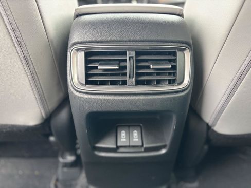 Used 2018 Honda CR-V Touring image 18