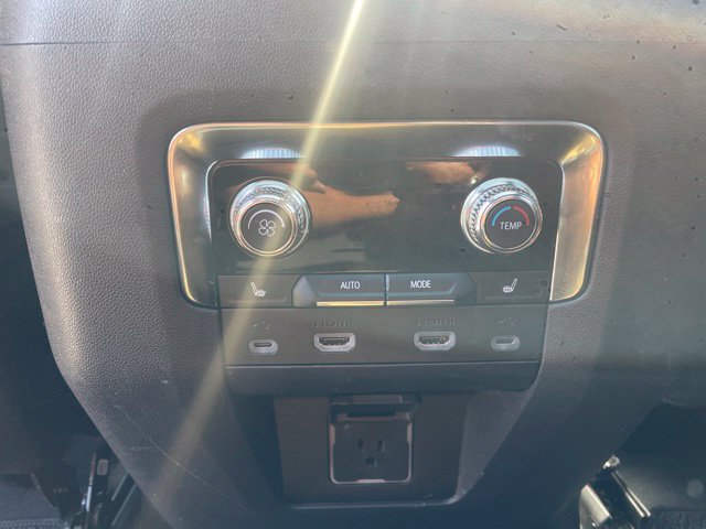 Used 2021 GMC Yukon XL Denali w/ Denali Premium Package AWD/4WD image 9