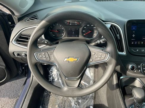Certified 2025 Chevrolet Malibu LT FWD image 13