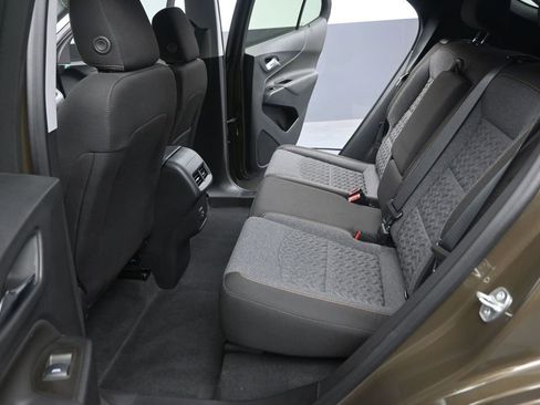 Used 2023 Chevrolet Equinox LT FWD image 15