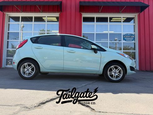 Used 2019 Ford Fiesta SE FWD image 1