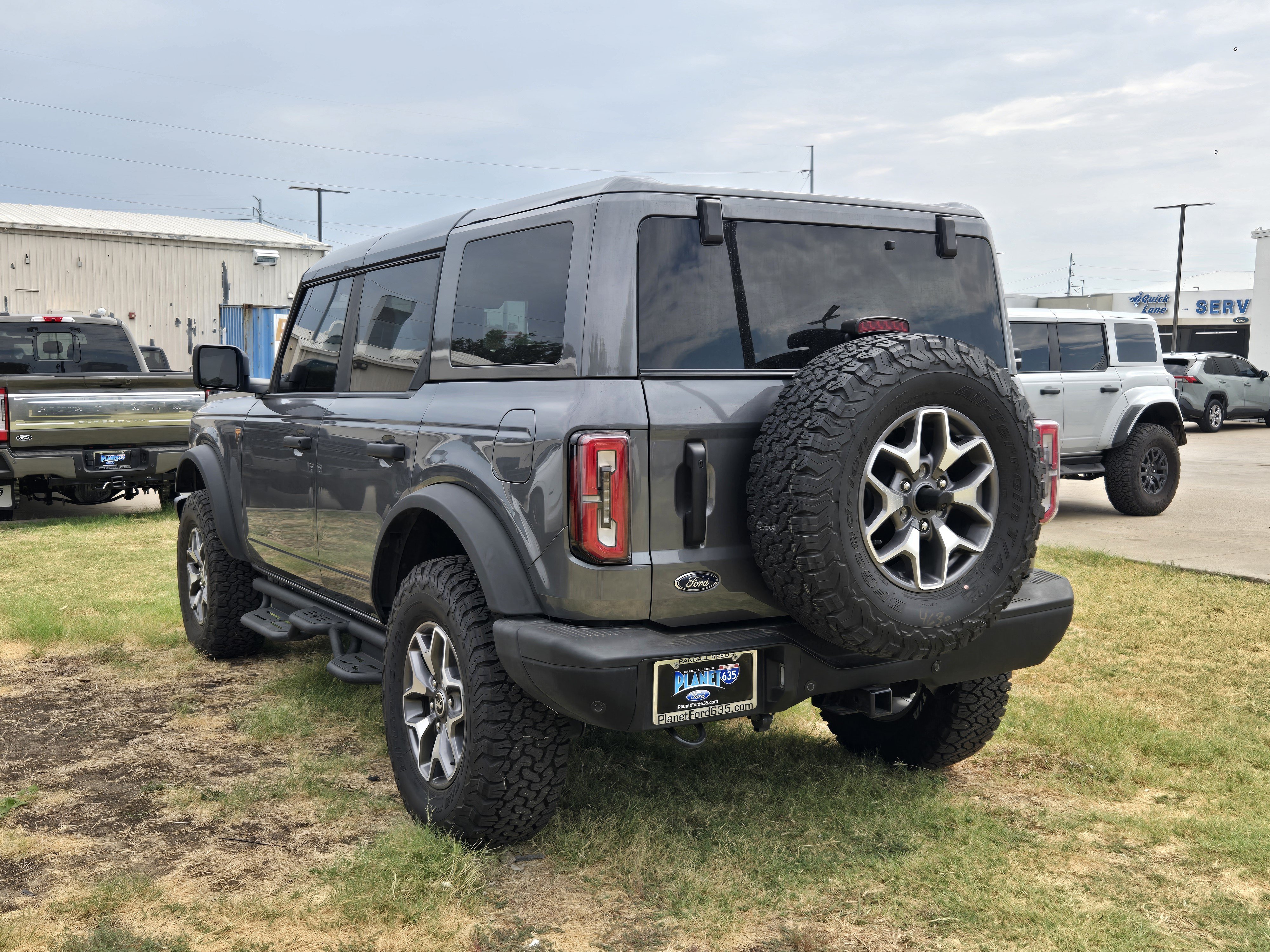 Used 2025 Ford Bronco Badlands AWD/4WD image 4