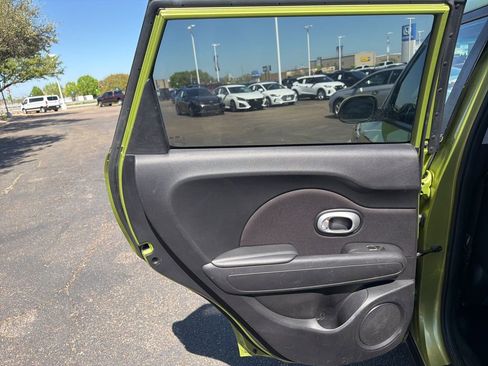 Used 2019 Kia Soul Base image 25