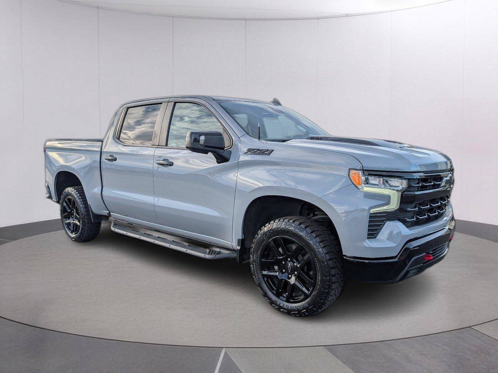 Used 2024 Chevrolet Silverado 1500 LT Trail Boss w/ LT Trail Boss Premium Package AWD/4WD image 9