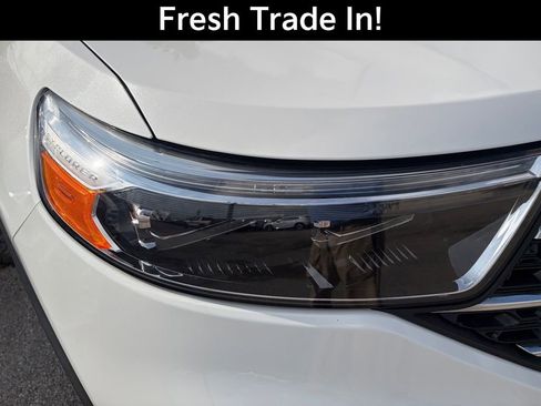 Used 2022 Ford Explorer XLT w/ Equipment Group 202A RWD image 5