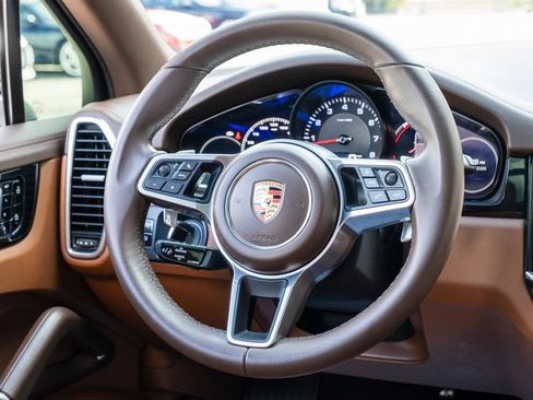 Used 2021 Porsche Cayenne AWD/4WD image 28