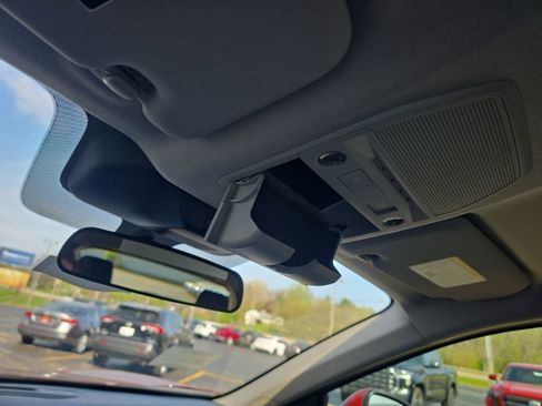 Certified 2025 Nissan Kicks SR image 27