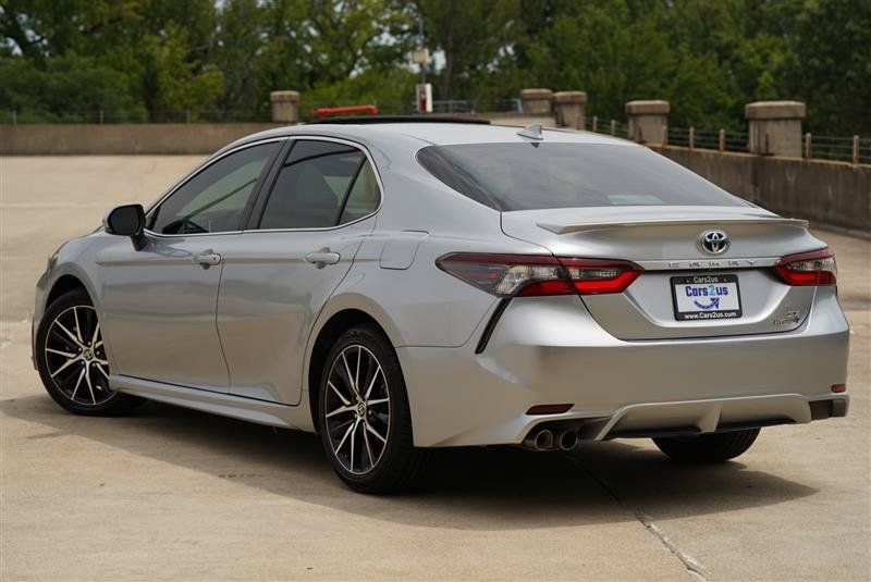 Used 2024 Toyota Camry SE w/ Audio Upgrade Package FWD image 3