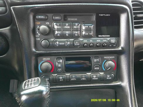 Used 2001 Chevrolet Corvette Convertible w/ Preferred Equipment Group2 RWD image 16
