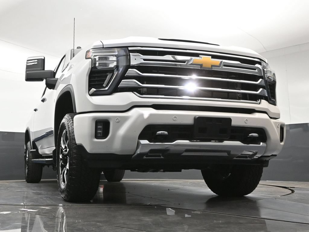 Certified 2025 Chevrolet Silverado 3500 High Country AWD/4WD image 29