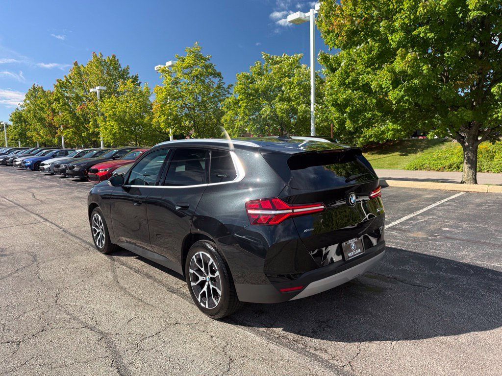 Used 2025 BMW X3 xDrive30i w/ Premium Package AWD/4WD image 3