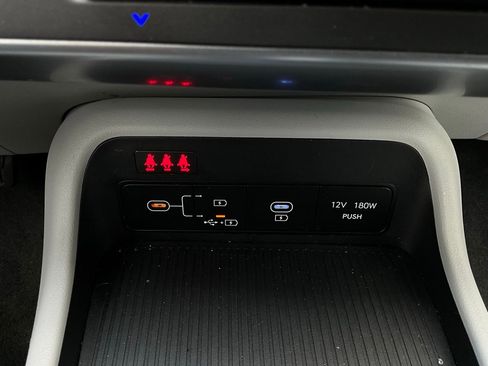 Used 2025 Hyundai Kona SEL image 26