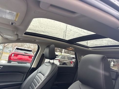 Used 2024 Ford Edge SEL w/ Convenience Package image 17