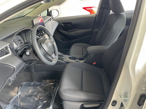 Used 2025 Toyota Corolla LE image 23