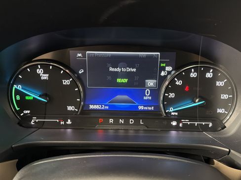 Used 2022 Ford Escape SE w/ SE Sport Appearance Package FWD image 17