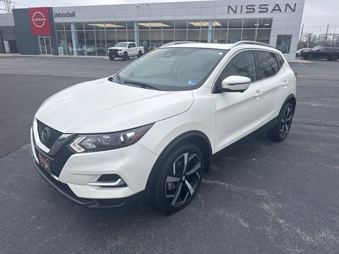 Used 2022 Nissan Rogue Sport SL image 3